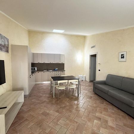 Piamarta Apartments Toscolano Maderno Rum bild